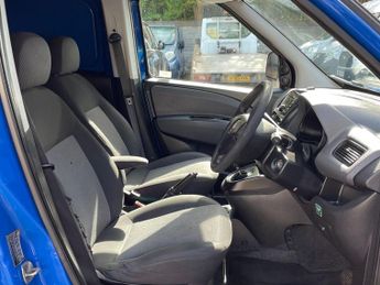 Fiat Doblo 1.6 JTD MultiJet 16v N1 SX Combi Van 4dr Diesel Comfort-Matic L1