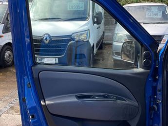 Fiat Doblo 1.6 JTD MultiJet 16v N1 SX Combi Van 4dr Diesel Comfort-Matic L1