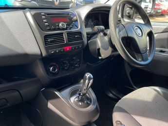 Fiat Doblo 1.6 JTD MultiJet 16v N1 SX Combi Van 4dr Diesel Comfort-Matic L1