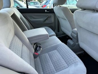 Volkswagen Bora 1.6 SE 4dr