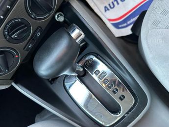 Volkswagen Bora 1.6 SE 4dr