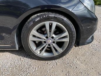 Mercedes-Benz E Class 2.1 E220 CDI SE G-Tronic+ Euro 5 (s/s) 4dr