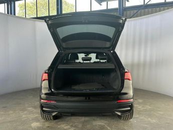 Audi Q3 1.5 TFSI CoD 35 Black Edition S Tronic Euro 6 (s/s) 5dr