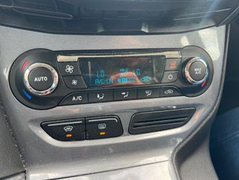 Ford Focus 1.6 Titanium Navigator Hatchback 5dr Petrol Powershift Euro 5 (1