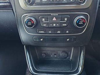 Kia Sorento 2.2 CRDi KX-2 Auto AWD Euro 5 5dr