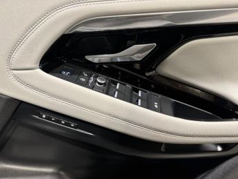 Land Rover Range Rover Evoque 2.0 D180 R-Dynamic SE Auto 4WD Euro 6 (s/s) 5dr