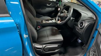Hyundai KONA 64kWh Premium Auto 5dr (10.5kW Charger)
