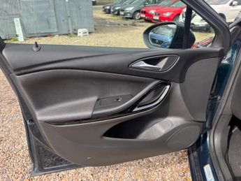 Vauxhall Astra 1.4i Turbo Elite Nav Auto Euro 6 (s/s) 5dr