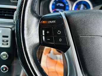 Volvo V70 2.4 D5 R-Design SE Geartronic Euro 5 5dr