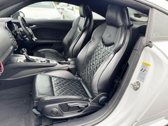 Audi TTS 2.0 TFSI S Tronic quattro Euro 6 (s/s) 3dr