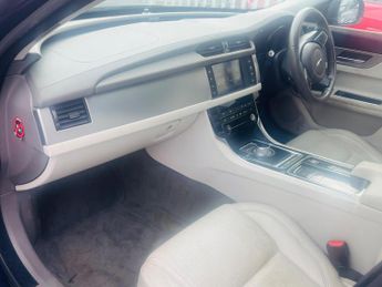 Jaguar XF 2.0d Prestige Auto Euro 6 (s/s) 4dr