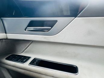 Jaguar XF 2.0d Prestige Auto Euro 6 (s/s) 4dr
