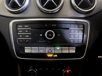 Mercedes-Benz CLA 1.6 CLA180 AMG Line Edition Coupe 7G-DCT Euro 6 (s/s) 4dr