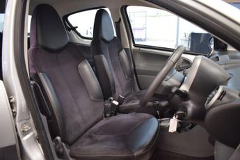 Toyota AYGO 1.0 VVT-i Platinum MultiMode Euro 4 5dr (AC)