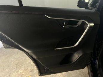 Toyota RAV4 2.5 VVT 18.1kWh Dynamic CVT 4WD Euro 6 (s/s) 5dr