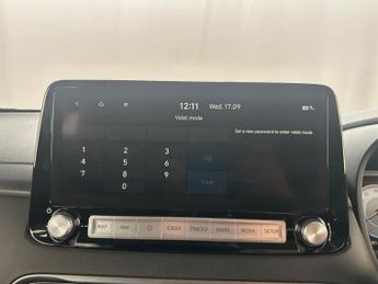 Hyundai KONA 64kWh Premium Auto 5dr (10.5kW Charger)