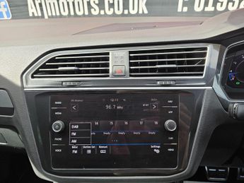 Volkswagen Tiguan 1.5 TSI EVO R-Line Tech DSG Euro 6 (s/s) 5dr