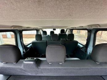 Renault Trafic 2.0 dCi SL28 Business EDC L1 H1 Euro 6 (s/s) 5dr (9 Seat)