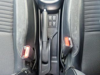 Toyota Yaris 1.5 VVT-h Excel E-CVT Euro 6 5dr (15in Alloy)