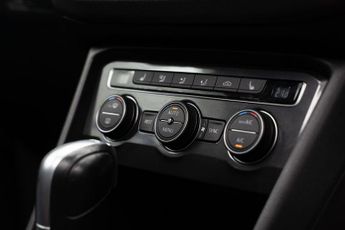 Volkswagen Tiguan 2.0 TDI R-Line DSG 4Motion Euro 6 (s/s) 5dr