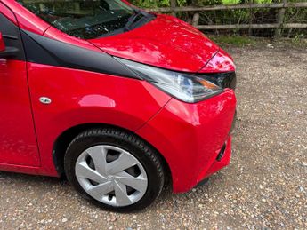 Toyota AYGO 1.0 VVT-i x-play x-shift Euro 6 5dr