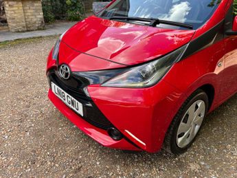 Toyota AYGO 1.0 VVT-i x-play x-shift Euro 6 5dr
