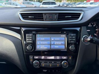 Nissan Qashqai 1.6 dCi N-Connecta XTRON 2WD Euro 6 (s/s) 5dr