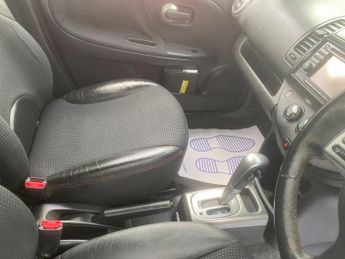 Nissan Note 1.6 16V Tekna Auto Euro 4 5dr