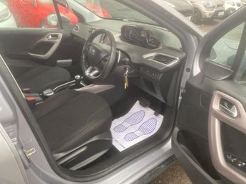 Peugeot 2008 1.6 e-HDi Active EGC Euro 5 (s/s) 5dr