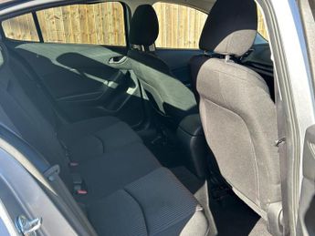 Mazda Mazda3 2.0 SKYACTIV-G SE-L Nav Fastback Auto Euro 5 (s/s) 4dr