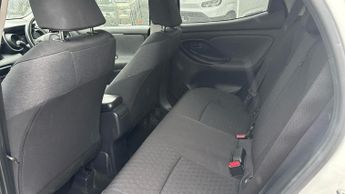 Toyota Yaris 1.5 VVT-h Design E-CVT Euro 6 (s/s) 5dr