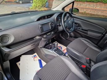 Toyota Yaris 1.5 VVT-h Excel E-CVT Euro 6 5dr (15in Alloy)