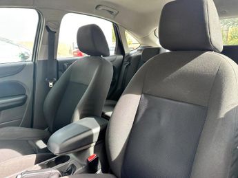 Ford Focus 1.6 Zetec Climate 5dr