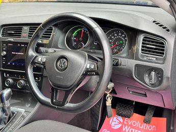 Volkswagen e-Golf 35.8kWh e-Golf Auto 5dr