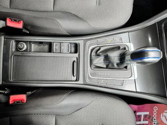 Volkswagen e-Golf 35.8kWh e-Golf Auto 5dr