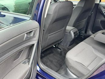 Volkswagen e-Golf 35.8kWh e-Golf Auto 5dr