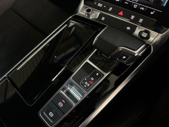 Audi A6 Saloon 2.0 TDI 40 Black Edition S Tronic Euro 6 (s/s) 4dr