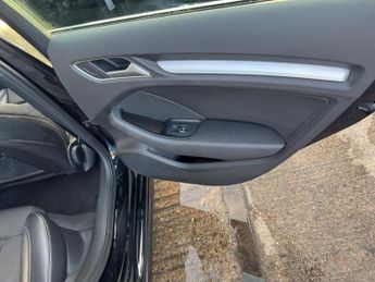 Audi A3 2.0 TDI S line Sportback S Tronic Euro 6 (s/s) 5dr (Nav)