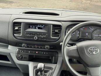 Toyota PROACE Verso 1.5D Shuttle Medium MPV 5dr Diesel Manual MWB Euro 6 (s/s) (9 Se