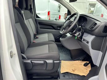 Toyota PROACE Verso 1.5D Shuttle Medium MPV 5dr Diesel Manual MWB Euro 6 (s/s) (9 Se