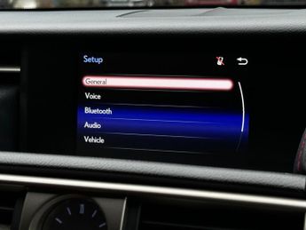 Lexus IS 2.5 300h F Sport E-CVT Euro 5 (s/s) 4dr