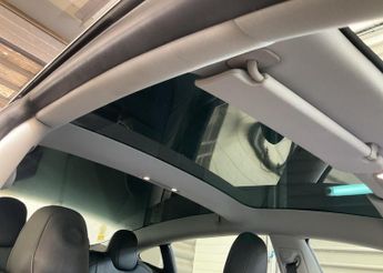 Tesla Model 3 (Dual Motor) Long Range Auto 4WDE 4dr