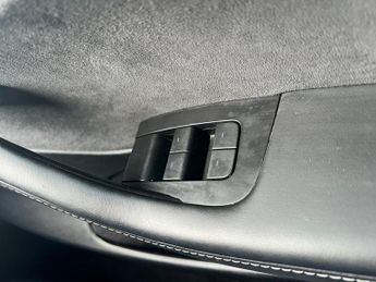 Tesla Model 3 (Dual Motor) Long Range Auto 4WDE 4dr