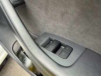 Tesla Model 3 (Dual Motor) Long Range Auto 4WDE 4dr