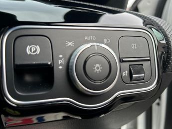 Mercedes-Benz A Class 1.3 A180 AMG Line (Executive) 7G-DCT Euro 6 (s/s) 5dr