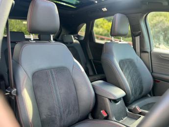 Ford Kuga 2.5 Duratec 14.4kWh ST-Line X CVT Euro 6 (s/s) 5dr