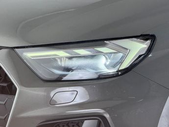 Audi A1 2.0 TFSI 40 S line Competition Sportback S Tronic Euro 6 (s/s) 5