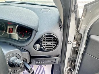 Renault Clio 1.6 VVT GT Line TomTom Sport Tourer Auto Euro 5 5dr