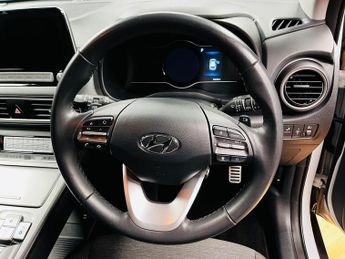 Hyundai KONA 64kWh Premium Auto 5dr (7kW Charger)