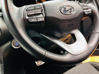Hyundai KONA 64kWh Premium Auto 5dr (7kW Charger)